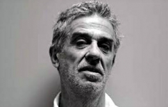 ΝΕΑ ΕΙΔΗΣΕΙΣ (Σφαγή στο θέατρο της «Οδού Κυκλάδων»)