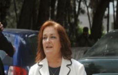 ΝΕΑ ΕΙΔΗΣΕΙΣ (Η Μαριέττα Γιαννάκου δεν μπόρεσε να φτάσει στη Δημόσια Τηλεόραση λόγω… ασανσέρ!)