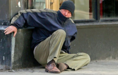 ΝΕΑ ΕΙΔΗΣΕΙΣ (Ποιος πασίγνωστος ηθοποιός είναι αυτός ο άστεγος; (ΦΩΤΟ))