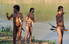 ΝΕΑ ΕΙΔΗΣΕΙΣ (Φυλή του Αμαζονίου βγαίνει για πρώτη φορά από το δάσος (ΒΙΝΤΕΟ))