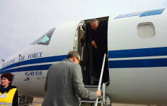 ΝΕΑ ΕΙΔΗΣΕΙΣ (Αναγκαστική προσγείωση για το Εμπραέρ που μετέφερε τον Ευάγγελο Βενιζέλο)