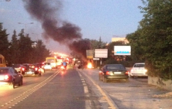 ΝΕΑ ΕΙΔΗΣΕΙΣ (Ένταση και φωτιές στη Μεσογείων για την κατεδάφιση του καταυλισμού των Ρομά)