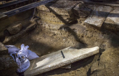 ΝΕΑ ΕΙΔΗΣΕΙΣ (Στο φως νέα ευρήματα στην Αμφίπολη)