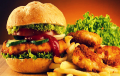 ΝΕΑ ΕΙΔΗΣΕΙΣ (Υπάλληλοι fast food αποκαλύπτουν τα πιάτα που δεν πρέπει να παραγγείλετε ποτέ!)