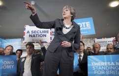 ΝΕΑ ΕΙΔΗΣΕΙΣ («Μονομαχία» Μέι – Κόρμπιν και στην μέση το Brexit και η τρομοκρατία)