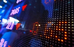 ΝΕΑ ΕΙΔΗΣΕΙΣ (Οι αγορές, τα φύκια και οι μεταξωτές κορδέλες)