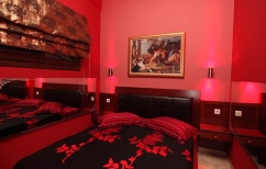 ΝΕΑ ΕΙΔΗΣΕΙΣ (Κρήτη: Είχε μετατρέψει το σπίτι της σε οίκο ανοχής και εξέδιδε..Ρωσίδες)