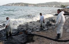 ΝΕΑ ΕΙΔΗΣΕΙΣ (4 ψέματα και ένα συμπέρασμα για την πετρελαιοκηλίδα στον Σαρωνικό)