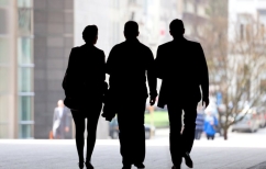 ΝΕΑ ΕΙΔΗΣΕΙΣ (Πάτμος:Ελεγκτές-«ράμπο» αιφνιδίασαν τον επιχειρηματία που είχε επιτεθεί σε εφοριακό)