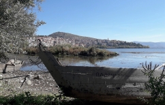 ΝΕΑ ΕΙΔΗΣΕΙΣ (Στεγνώνει η λίμνη της Καστοριάς- Συγκλονιστικές φωτογραφίες)