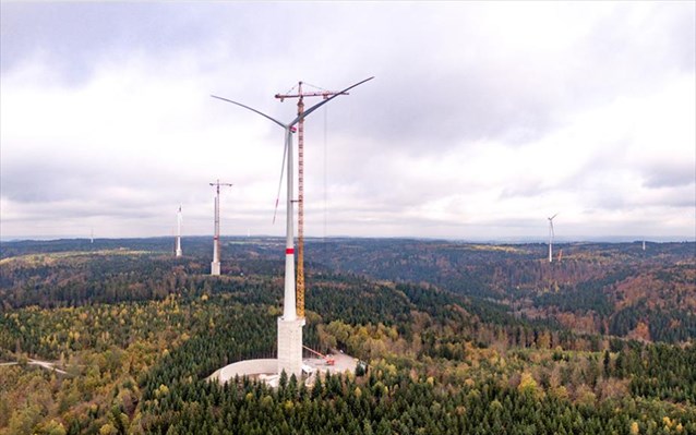 sti-germania-i-megaluteri-anemogennitria-ston-kosmo