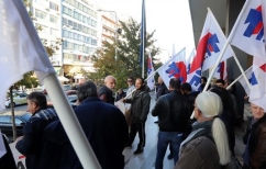 ΝΕΑ ΕΙΔΗΣΕΙΣ (Παρέμβαση του ΠΑΜΕ στο περιφερειακό συνέδριο Δυτικής Αττικής)