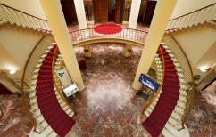 ΝΕΑ ΕΙΔΗΣΕΙΣ (Το θέατρο «Ολύμπια» πέρασε στα χέρια του Δήμου Αθηναίων)