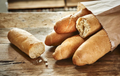 ΝΕΑ ΕΙΔΗΣΕΙΣ (Να αναγνωριστεί η μπαγκέτα ως πολιτιστικός θησαυρός ζητά ο Μακρόν από την Unesco)