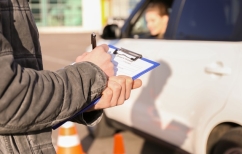 ΝΕΑ ΕΙΔΗΣΕΙΣ (Τι αλλάζει στα διπλώματα οδήγησης, οδηγούς άνω των 74 ετών και γουρούνες -Σήμερα στη Βουλή το σχέδιο νόμου)