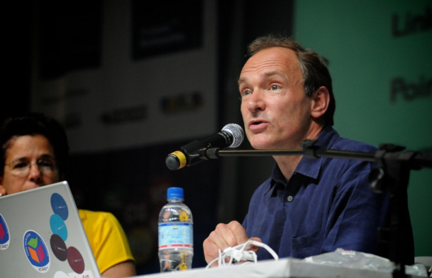 Silvio Tanaka www.flickr.com/tanaka